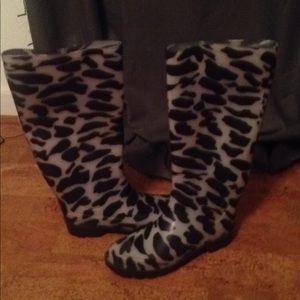 Galoshes(rain boots)